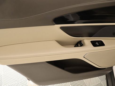 Used 2024 Lincoln Nautilus Premier w/ Equipment Group 102A image 18