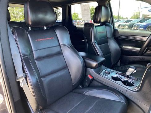 Used 2018 Jeep Grand Cherokee Trailhawk w/ Trailhawk Luxury Group AWD/4WD image 9