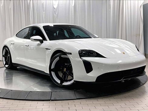 Used 2022 Porsche Taycan image 11