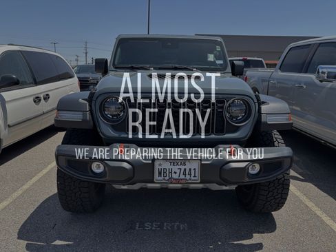 Used 2025 Jeep Gladiator Mojave AWD/4WD image 1