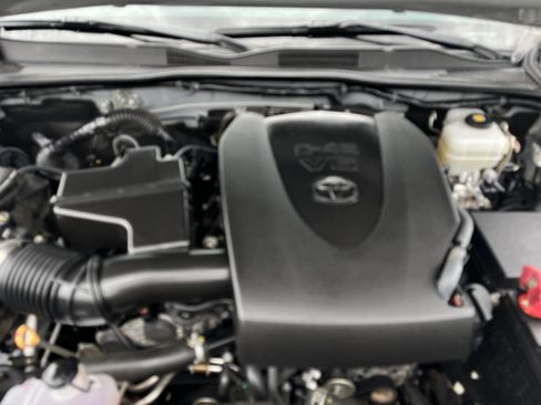 Used 2019 Toyota Tacoma TRD Off-Road AWD/4WD image 23