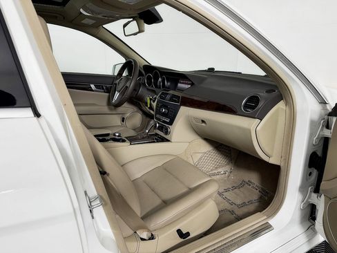 Used 2014 Mercedes-Benz C 300 4MATIC Sedan image 37