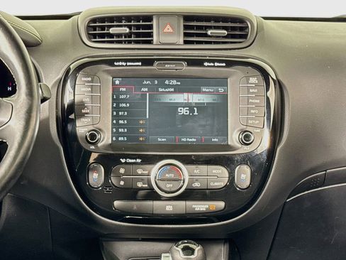Used 2015 Kia Soul + w/ Primo Package FWD image 11