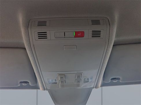 Certified 2024 Volkswagen Tiguan SE image 25