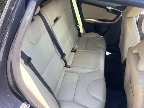 Used 2017 Volvo XC60 T5 Inscription w/ Preferred Option Package AWD/4WD image 7
