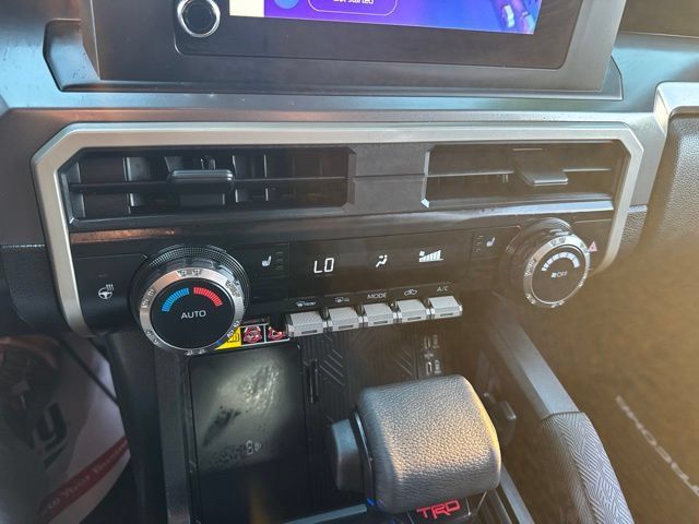 Used 2025 Toyota Tacoma TRD Off-Road w/ TRD Off Road Upgrade Package AWD/4WD image 29