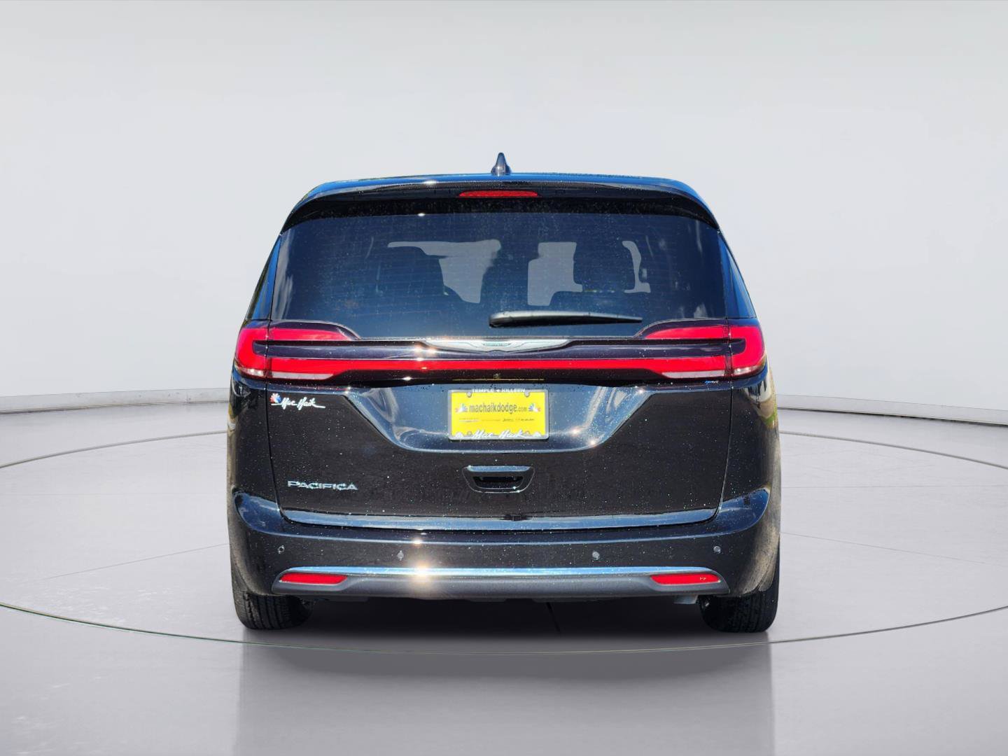 Used 2025 Chrysler Pacifica Select FWD image 7