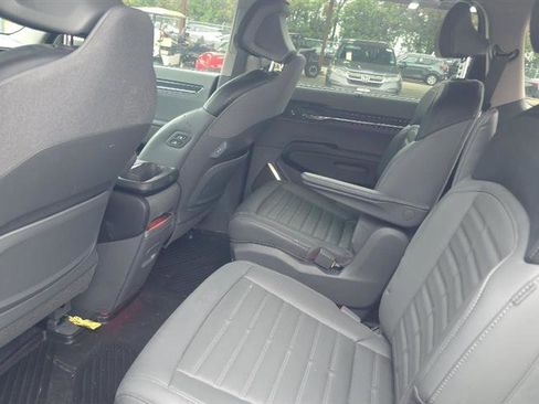 Used 2024 Kia EV9 Land image 9