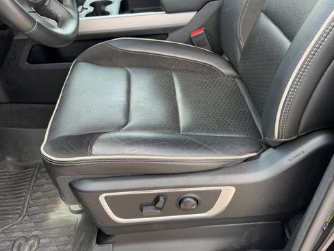Used 2023 RAM 1500 Laramie AWD/4WD image 26