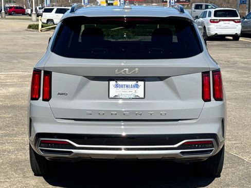 Used 2022 Kia Sorento SX image 6