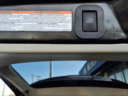 Used 2018 Toyota Sienna XLE w/ XLE Navigation Package image 9