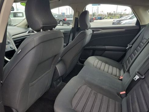 Used 2018 Ford Fusion SE FWD image 32