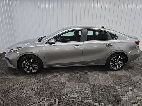 Used 2024 Kia Forte LXS w/ LXS Technology Package FWD image 5