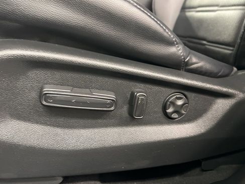 Used 2018 Honda CR-V Touring image 25