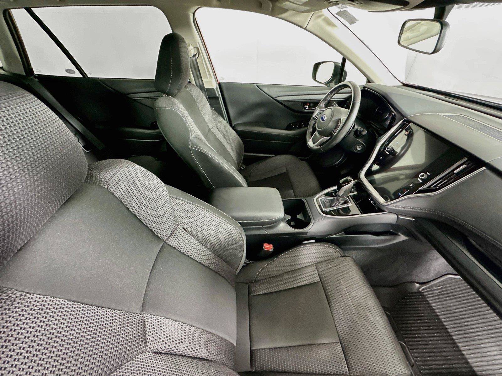Used 2025 Subaru Outback Premium AWD/4WD image 27