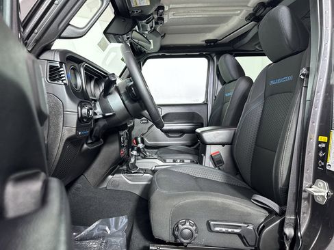 Used 2024 Jeep Wrangler Unlimited Rubicon 4xe image 5