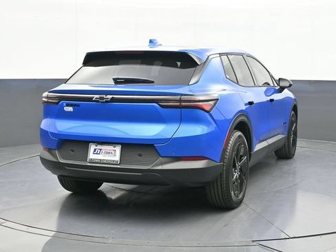 New 2026 Chevrolet Equinox EV LT w/ Midnight Package FWD image 9