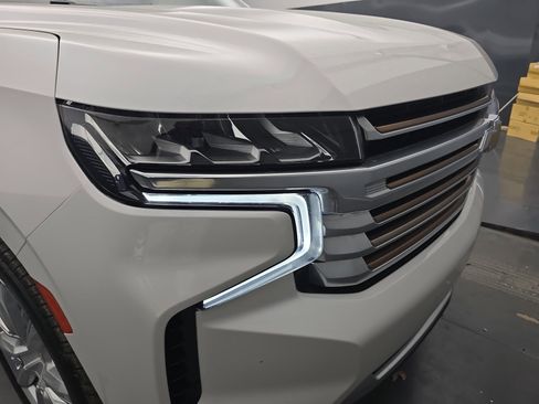 Used 2021 Chevrolet Tahoe High Country w/ Premium Package AWD/4WD image 10