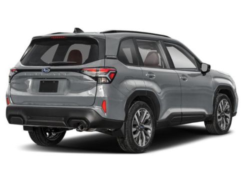 Used 2025 Subaru Forester Touring AWD/4WD image 2