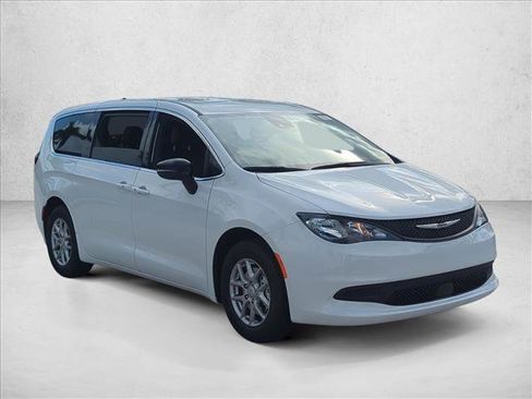 New 2026 Chrysler Voyager LX image 6