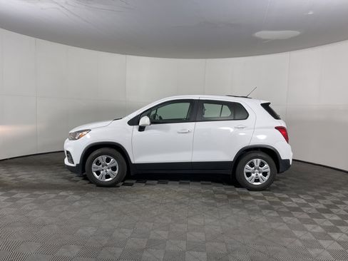 Used 2017 Chevrolet Trax LS image 3