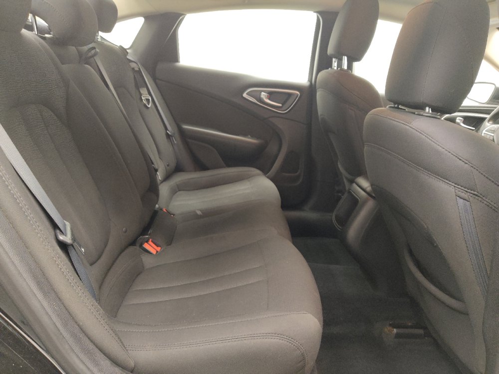 Used 2016 Chrysler 200 Limited w/ Convenience Group FWD image 19