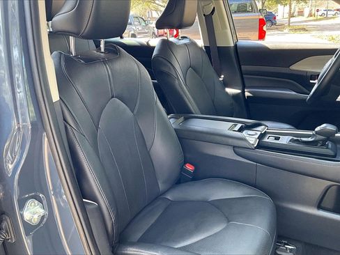Used 2024 Toyota Grand Highlander Limited image 26