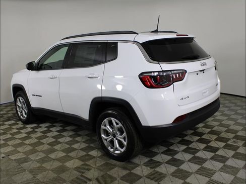 New 2025 Jeep Compass Latitude image 3