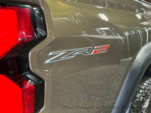 Used 2024 Chevrolet Colorado ZR2 w/ ZR2 Convenience Package III AWD/4WD image 11