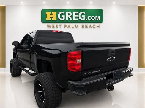 Used 2018 Chevrolet Silverado 1500 Custom w/ Custom Convenience Package RWD image 2