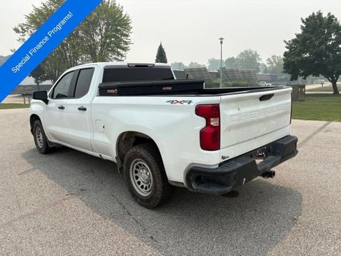 Used 2021 Chevrolet Silverado 1500 W/T w/ WT Value Package AWD/4WD image 4