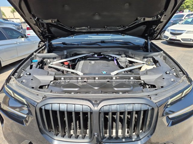 Used 2024 BMW X7 xDrive40i w/ Parking Assistance Package AWD/4WD image 24