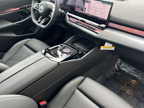 New 2026 BMW i5 eDrive40 w/ M Sport Package image 14