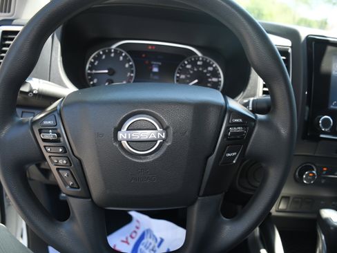 Used 2023 Nissan Frontier SV RWD image 12