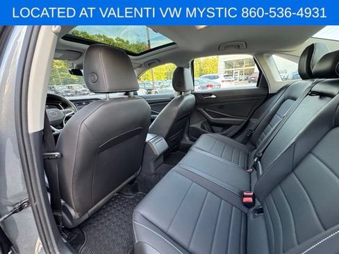 Certified 2024 Volkswagen Jetta SE w/ Panoramic Sunroof Package FWD image 13