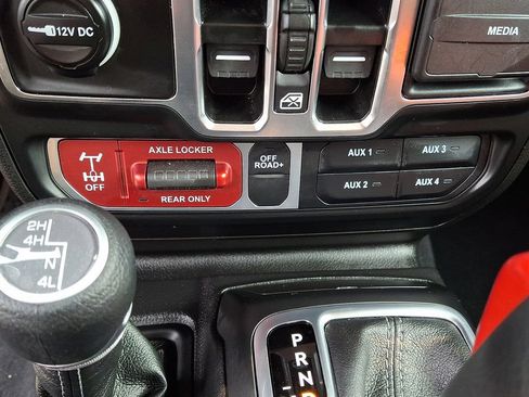 Certified 2025 Jeep Wrangler Unlimited Sport AWD/4WD image 23