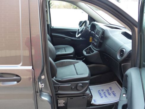 Used 2020 Mercedes-Benz Metris image 35