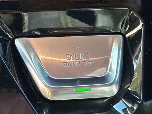Used 2024 GMC Sierra 1500 Denali w/ Denali Reserve Package AWD/4WD image 30