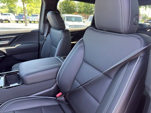 New 2026 Chevrolet Silverado EV LT image 17