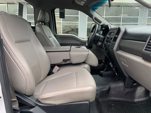 Used 2017 Ford F550 4x4 Regular Cab Super Duty image 22