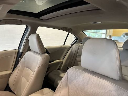 Used 2017 Honda Accord EX-L image 11