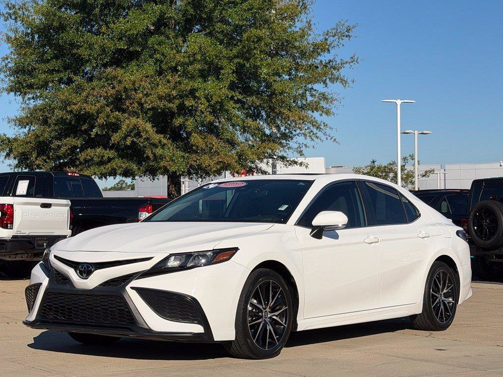 Used 2024 Toyota Camry SE FWD image 7