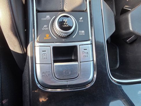 Used 2020 Kia Telluride LX image 25