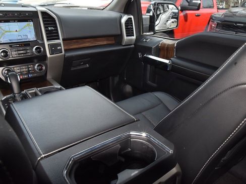 Used 2019 Ford F150 Lariat w/ Equipment Group 502A Luxury image 17