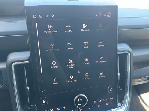 Used 2025 GMC Yukon XL Denali AWD/4WD image 18