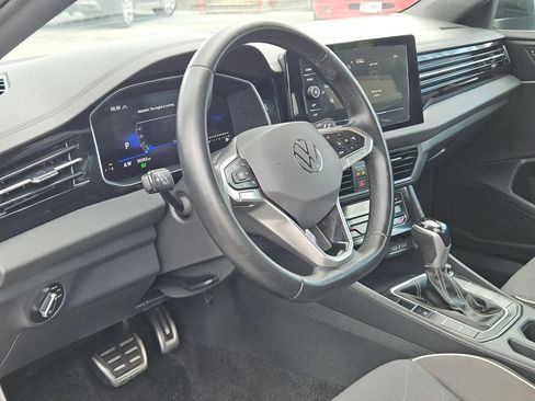 Used 2025 Volkswagen Jetta Sport FWD image 13