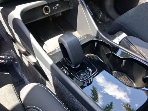 Used 2023 Volvo XC40 Recharge Plus AWD/4WD image 22