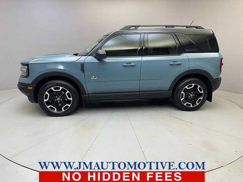 Used 2022 Ford Bronco Sport Outer Banks w/ Tech Package AWD/4WD image 2