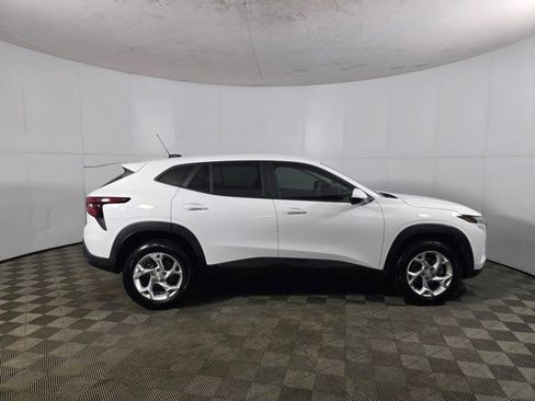 Certified 2025 Chevrolet Trax LS w/ LS Convenience Package image 4