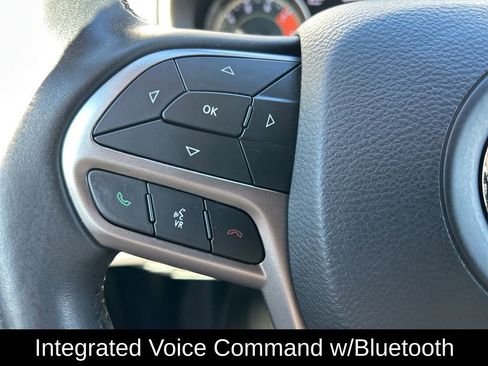 Used 2019 Jeep Cherokee Limited image 14